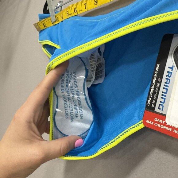 Arena Training Racer Brief Swim Bottoms XL Chlorine Resistant Mens NWT Swimwear - Picture 3 of 10